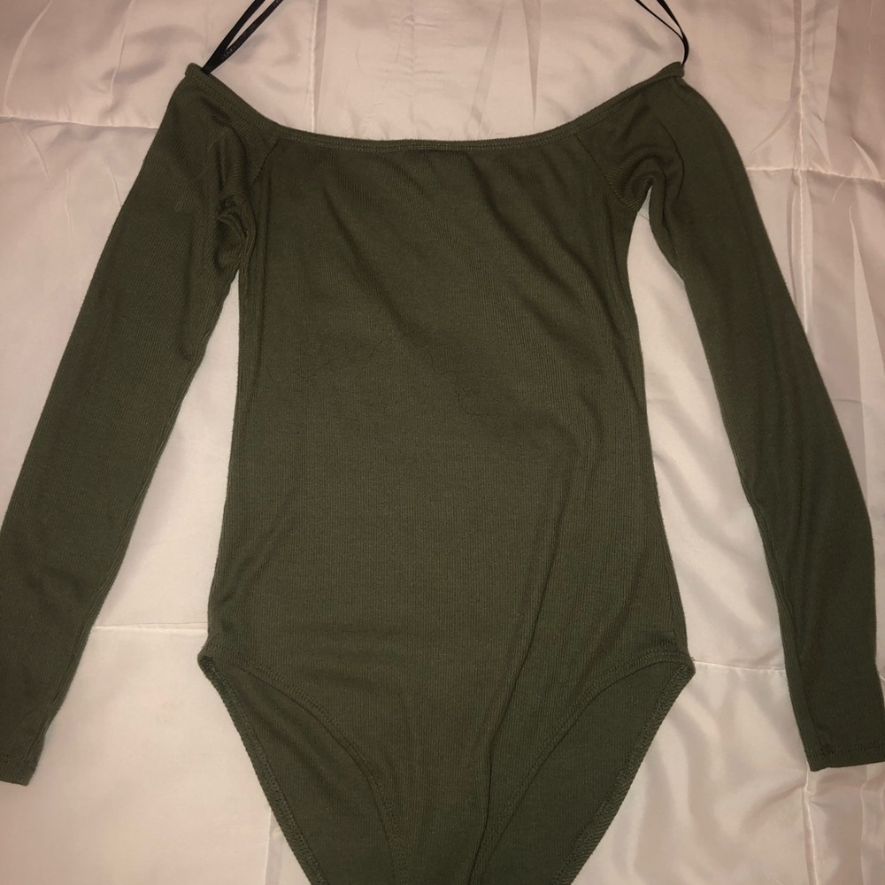 Women’s Forever 21 Off The Shoulder Bodysuit